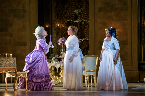 ©BC20150117_AndreaChenier_RO_27 ROSALIND PLOWRIGHT AS CONTESSA DI COIGNY, EVA-MARIA WESTBROEK AS MADDALENA DI COIGNY, DENYCE GRAVES AS BERSI (C) ROH. PHOTOGRAPHER BILL COOPER.png