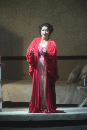 Verónica Villarroel  as Florencia Grimaldi [Photo by Craig T. Mathew /LA Opera]