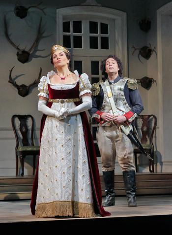 16-Phyllis-Pancella-(Marquise-of-Berkenfeld)-and-Alek-Shrader-(Tonio)-in-'The-Daughter-of-the-Regiment.'-Photo-(c)-Ken-Howard-for-The-Santa-Fe-Opera,-2015.png