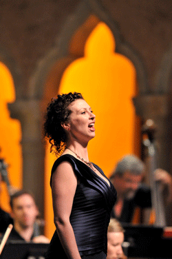 20110709Caramoor_9386.gif