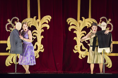 ANGELA BROWER AS DORABELLA, CORINNE WINTERS AS FIORDILIGI, © ROH. PHOTO STEPHEN CUMMISKEY.png