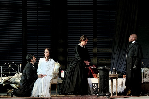 Alfredo, Violetta, Annina, Doctor Grenvil (c) Ashmore.jpg