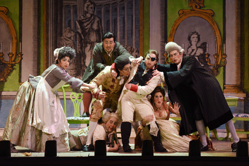 Arizona-Opera_The-Barber-of-Seville_Tim-Trumble_12.png