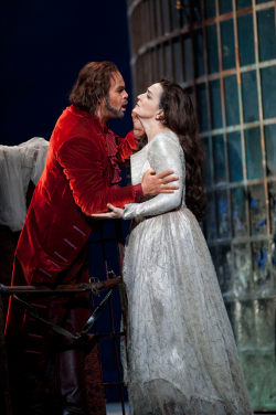 Gerald Finley as Don Giovanni and Katarina Karnéus as Donna Elvira [Photo by Mike Hoban courtesy of the Royal Opera House]