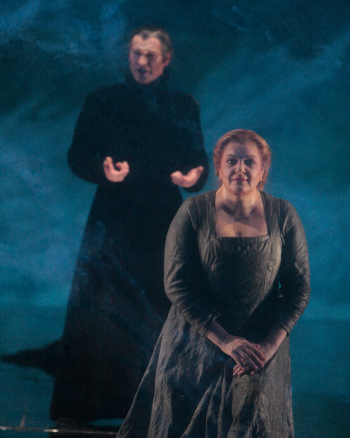 Tomas Tomasson as the Dutchman and Elisabete Matos as Senta [Photo by Robert Millard courtesy of Los Angeles Opera]