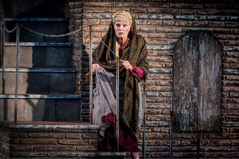 Fiona Kimm as Giglietta.jpg