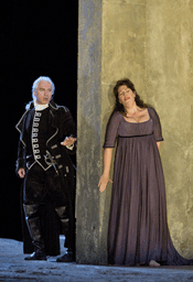 Dmitri Hvorostovsky (Count di Luna) and Sondra Radvanovsky (Leonora) [Photo by Cory Weaver courtesy of San Francisco Opera]