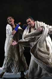 Chiara Angella as Alkestis and Yves Saelens as Admetos [Photo by Andreas Birkigt courtesy of Oper Leipzig]