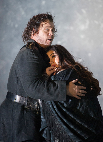 Stuart Skelton as Otello and Leah Crocetto as Desdemona [Photo by Alastair Muir]