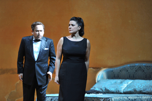 Otello_Zurich_05.gif