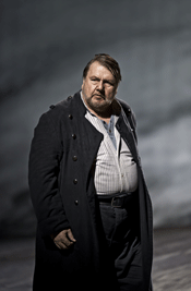 Ben Heppner as Peter Grimes [Photo by Clive Barda courtesy of The Royal Opera]