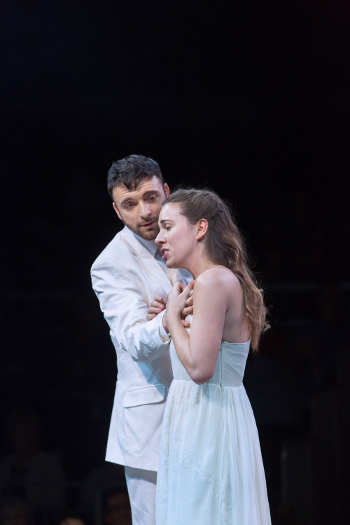 Gyula Orendt as Orfeo and Mary Bevan as Euridice [Photo by Stephen Cummiskey]