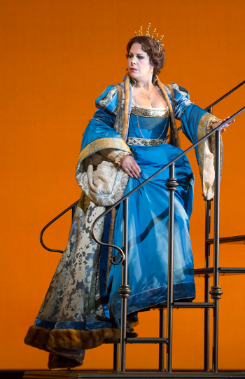 Sondra Radvanovsky as Anna Bolena [Photo by Todd Rosenberg]