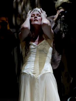 Scene from Salome [Palais Garnier / Opéra Bastille © Jean-Pierre Delagarde]