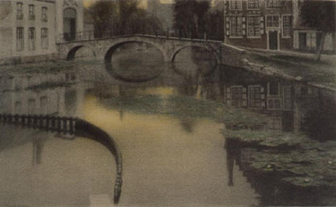 Souvenir_Bruges_Khnopff.png