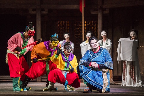 Turandot-ROH-701 MICHEL DE SOUZA AS PING, PAVEL PETROV AS PONG, ALED HALL AS PANG, ALEKSANDRS ANTONENKO AS CALAF (C) ROH. PHOTO BY TRISTRAM KENTON.jpg