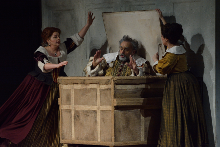 Lynne McMurtry (Mistress Quickly), Todd Thomas (Falstaff), and Lauren Segal (Meg Page). [Photo: R. Tinker]