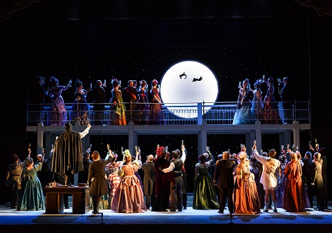 die_fledermaus_-_wno_company_photo_credit_bill_cooper_1174.jpg