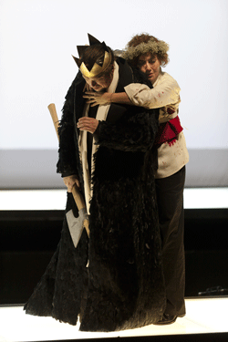  Michael Schade as Idomeneo and Stéphanie d’Oustrac as Idamante [Photo by Marco Borggreve courtesy of De Nederlandse Opera]